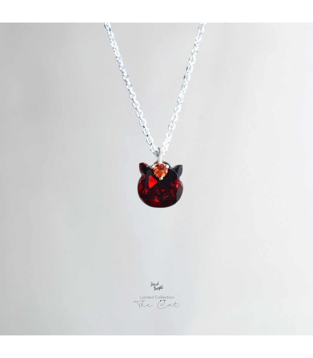 Limited Collection-The Cat Garnet Necklace
