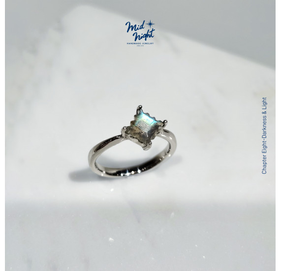 Chapter Eight-Labradorite Stamp Simple Ring