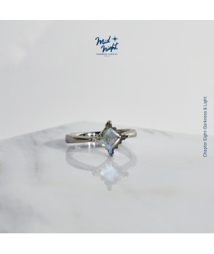 Chapter Eight-Labradorite Stamp Simple Ring