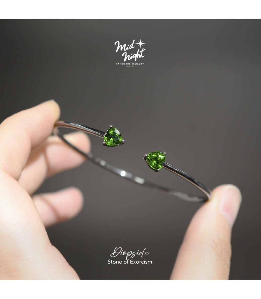 May Birthstone-Diopside Soul Lock Bangle May Birthstone-Diopside Soul Lock Bangle