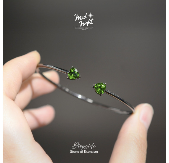 May Birthstone-Diopside Soul Lock Bangle May Birthstone-Diopside Soul Lock Bangle