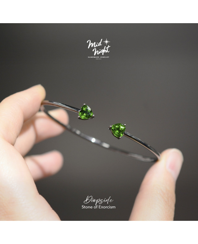May Birthstone-Diopside Soul Lock Bangle May Birthstone-Diopside Soul Lock Bangle