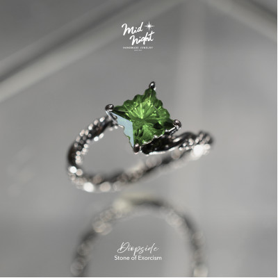 May Birthstone-Diopside Thorn Stamp Ring