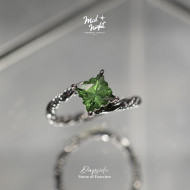 May Birthstone-Diopside Thorn Stamp Ring May Birthstone-Diopside Thorn Stamp Ring